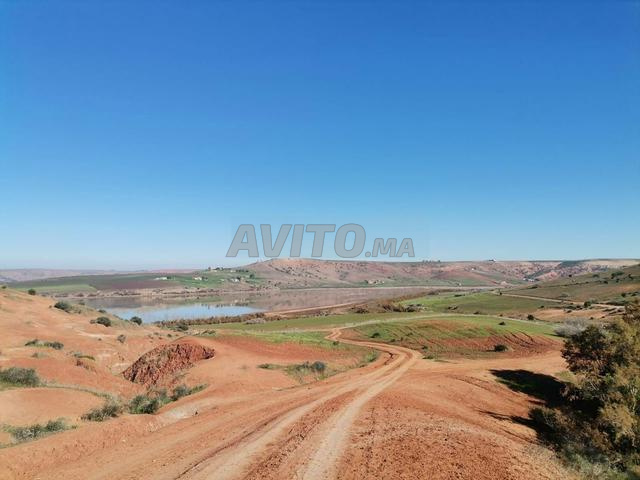 أرض على ضفاف سد واد المالح