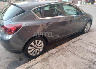 Opel Astra Diesel Manuelle 2012 à Casablanca