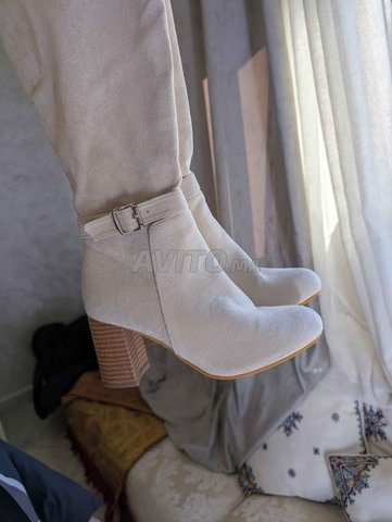 Bottes hauteur genou Pour femme Couleur Beige