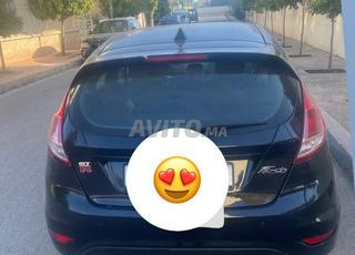 Ford Fiesta Essence Manuelle 2015 à Fès