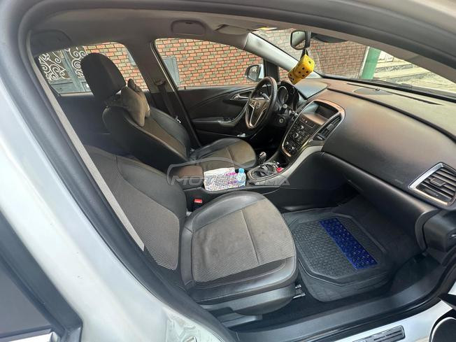 Opel Astra Diesel Manuelle 2012 à Mohammedia