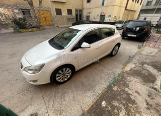 Opel Astra Diesel Manuelle 2012 à Mohammedia