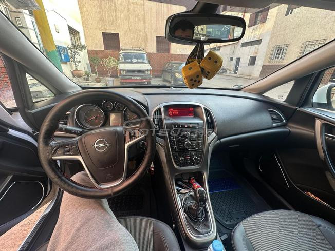 Opel Astra Diesel Manuelle 2012 à Mohammedia