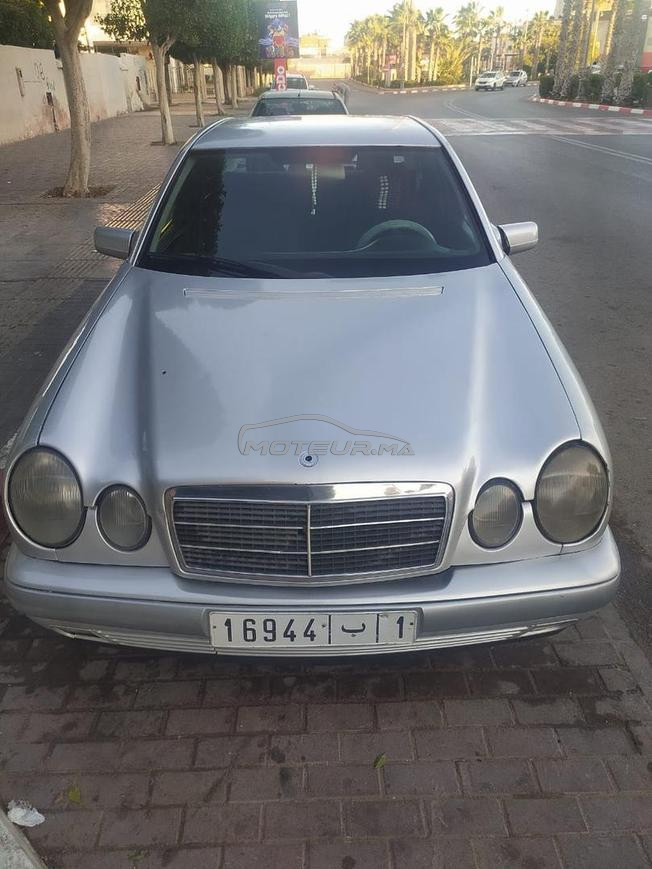 Mercedes classe E 250 modèle 99 dédouané en 2004