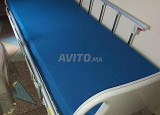 Lit médical très bon état