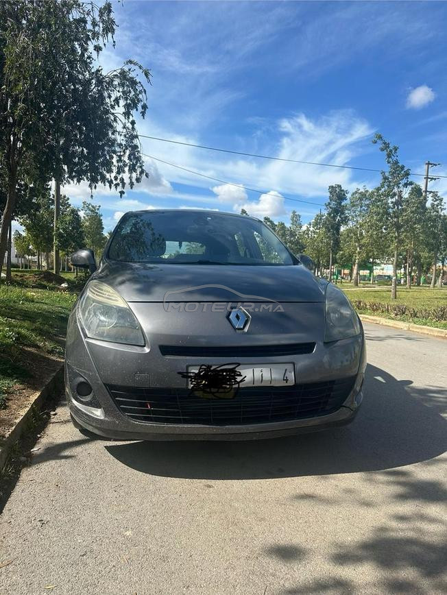 Renault Scenic Diesel Manuelle 2011 à Ain Aouda