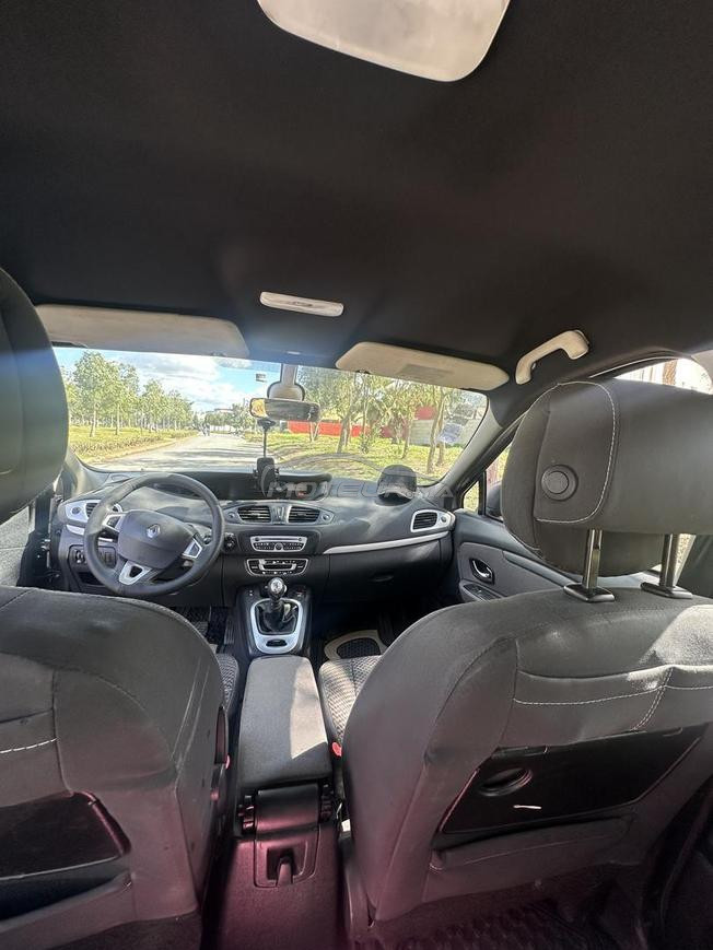 Renault Scenic Diesel Manuelle 2011 à Ain Aouda
