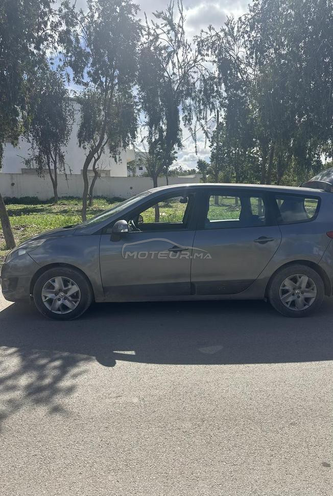 Renault Scenic Diesel Manuelle 2011 à Ain Aouda