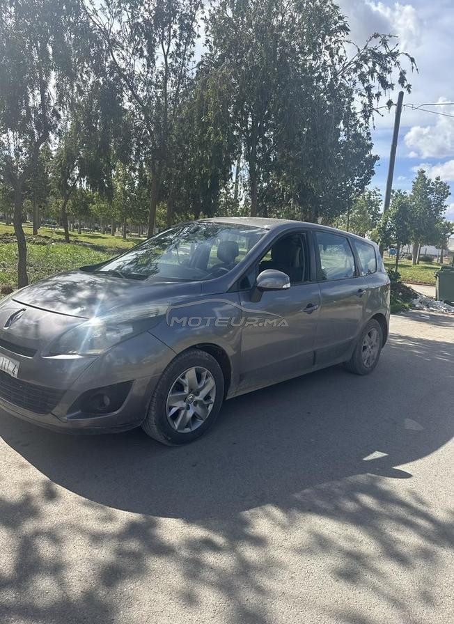 Renault Scenic Diesel Manuelle 2011 à Ain Aouda
