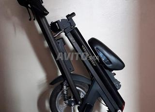 Motor electric tres bon état deux batteries 