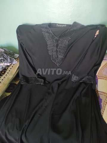 ملابس نسائة جيدة ونظيفة مستعملة وغير مستعملة