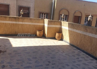 شقة للكراء مفروشة شارع حسن تاني قرب امنية بنك