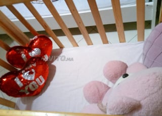 Lit bébé avec matelat