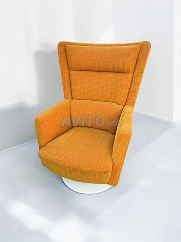 Fauteuil Apollo Kinnaprs base pivotante jaune