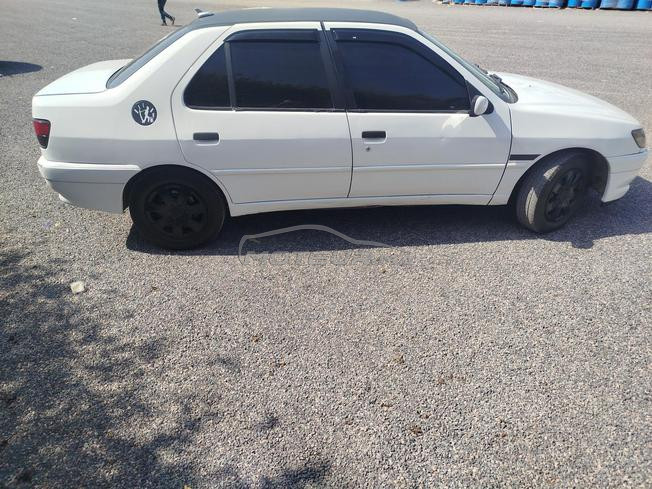 Peugeot 306