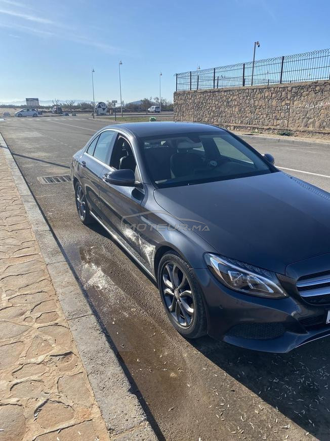 Mercedes-Benz 220 Diesel Automatique 2016 à Nador
