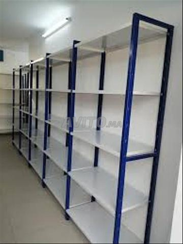رفوف معدنية