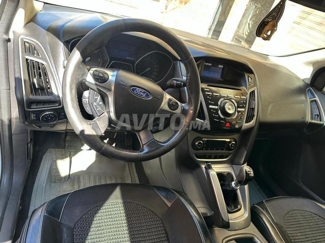 Ford focus titanuim 3amra a vendre 