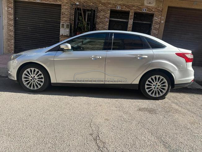 Ford focus titanuim 3amra a vendre 