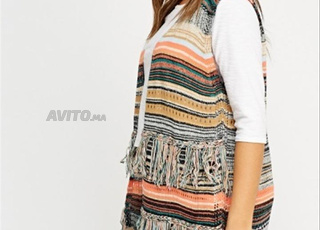 كارديجان بدون أكمام منسوج بشرائط شراشيب