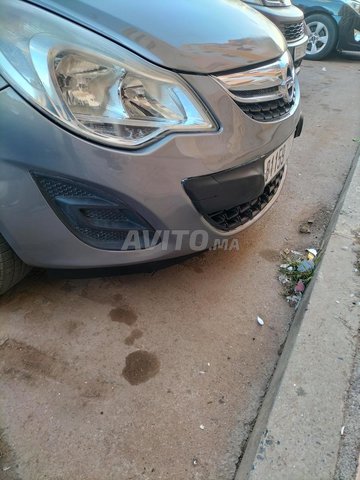 أوبيل كورسا بنزين يدوي 2011 في سلا