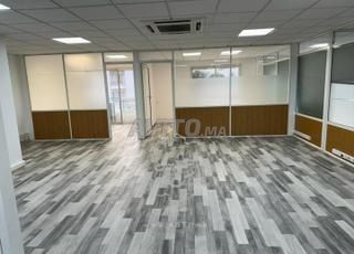 مكتب بلاتو للإيجار 156 متر مربع في شارع زركتوني