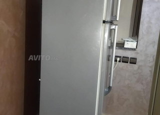 ثلاجة للبيع