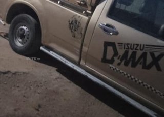 بيع سيارة من نوع سوزوكي جد ممتازة 