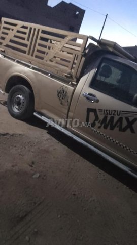 بيع سيارة من نوع سوزوكي جد ممتازة 