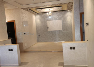 Appartement et magasin à Deroua