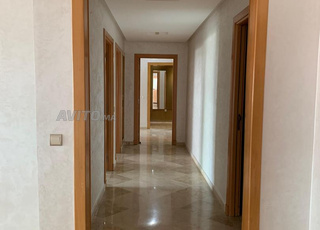 Appartement vide à louer.