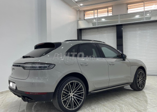 PORSHE MACAN