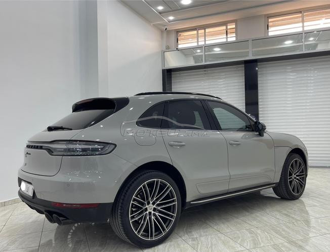 PORSHE MACAN