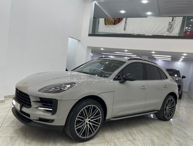 PORSHE MACAN