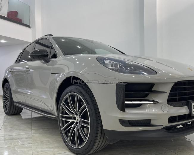 PORSHE MACAN
