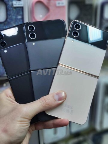 Samsung Galaxy Z Flip 4 Et 3 (128/8)