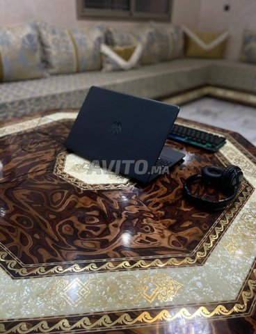 HP  i5 10th   12GB RAM  1TB HDD  clavier et souris 