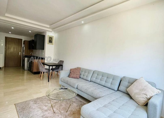 joli studio pour location longue durée.