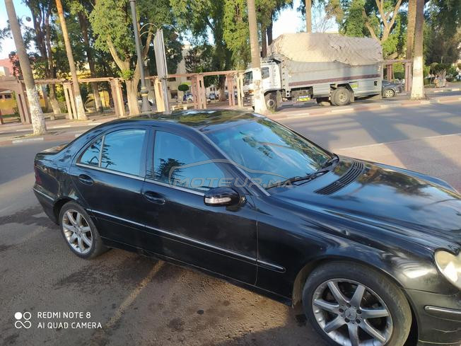 Mercedes-Benz 270 Diesel Automatique 2004 à Settat