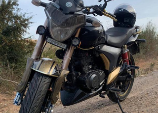 Benelli VLX 150 très bon état 