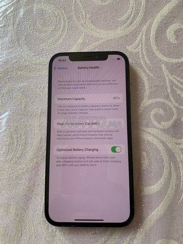 iPhone 12 normal en tres bonne etat