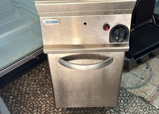 friteuse sur placard gaz 