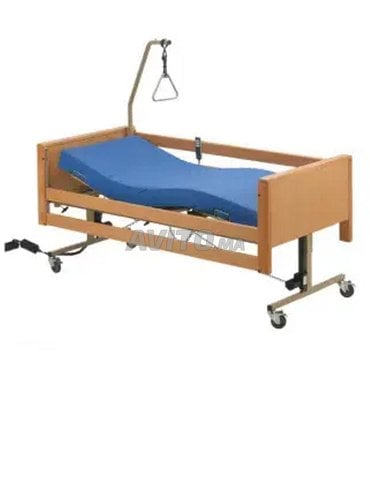 lit médicalisé électrique 3D propre 