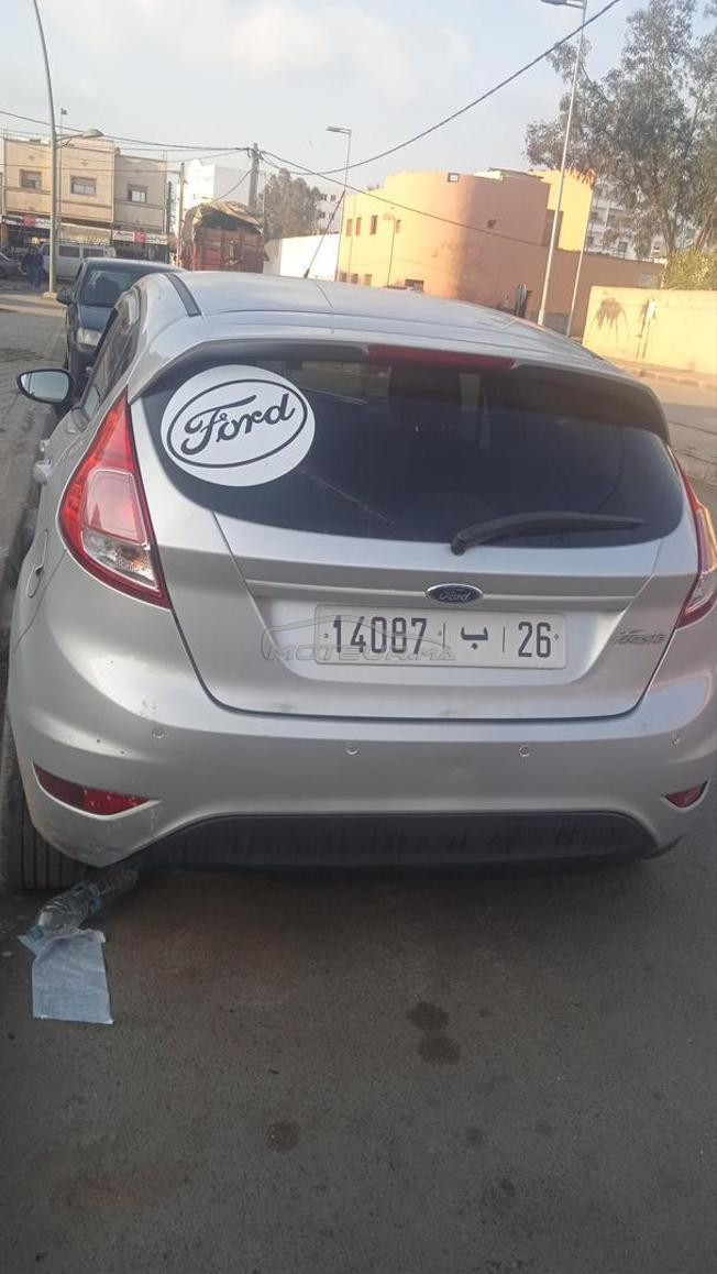 Ford fiesta très bonne état 