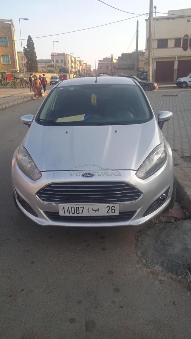 Ford fiesta très bonne état 