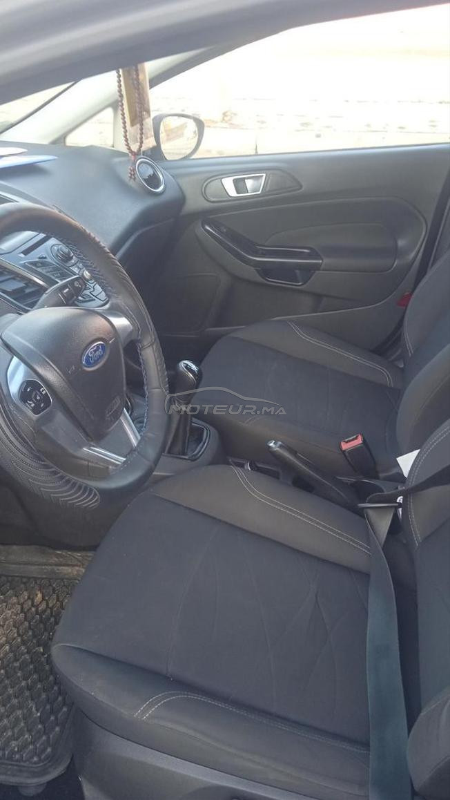 Ford fiesta très bonne état 