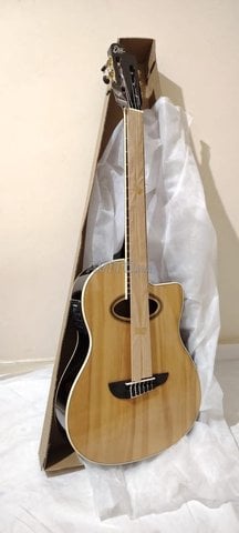 Guitare éléctro classique original 
