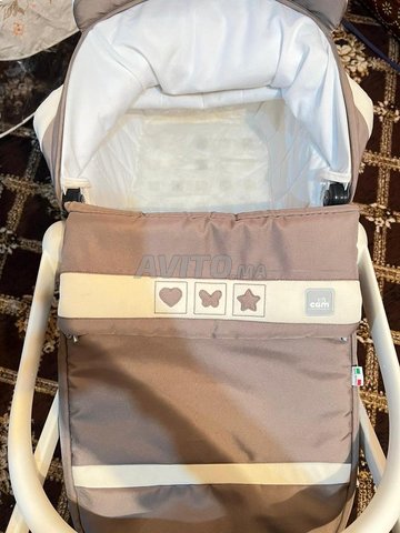عربة للأطفال الصغار poussette pour les enfants
