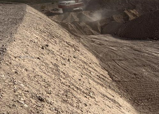 Pelle Poclain 90 tres bonne état