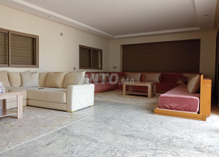 فيلا للبيع موقع جميل 